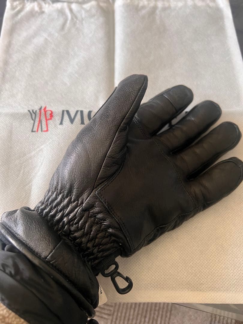 モンクレール　本革手袋