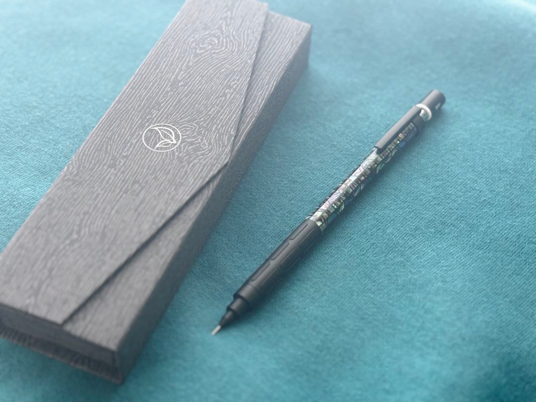 ぺんてる　グラフ1000 螺鈿カスタム