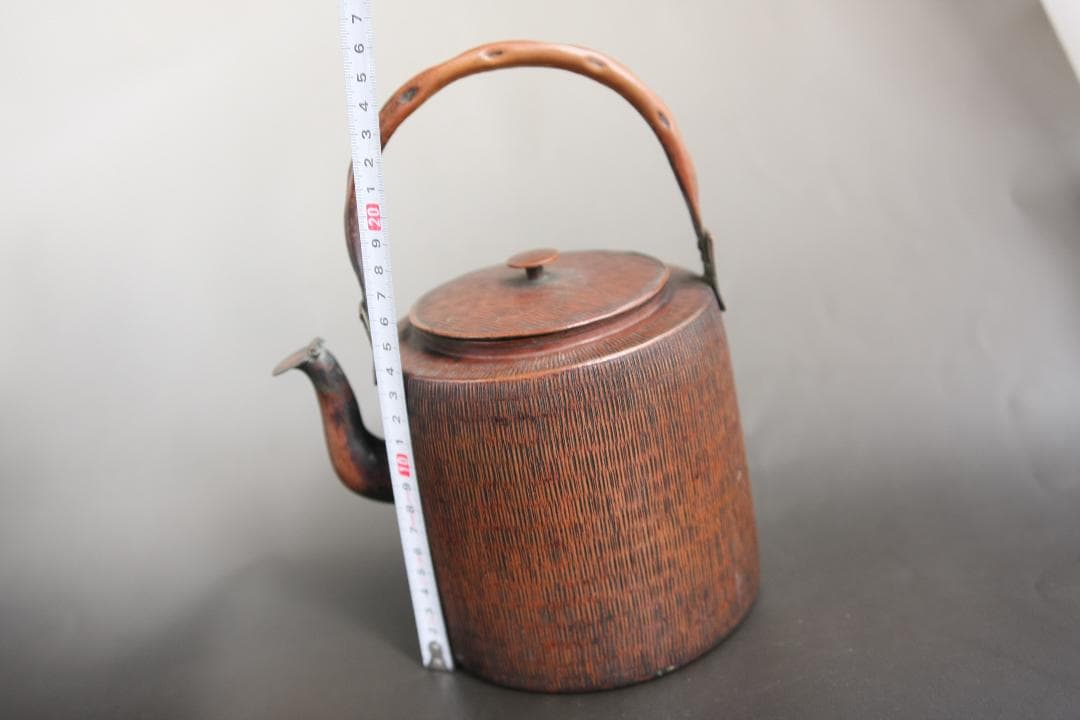 希少　槌目加工、打ち出し紋様入り銅製ヤカン　茶道　薬缶　やかん
