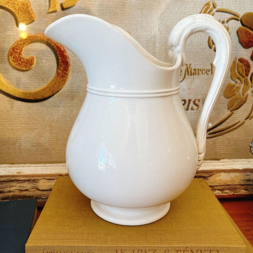 サルグミンヌsarreguemines 美しい白いピシェ