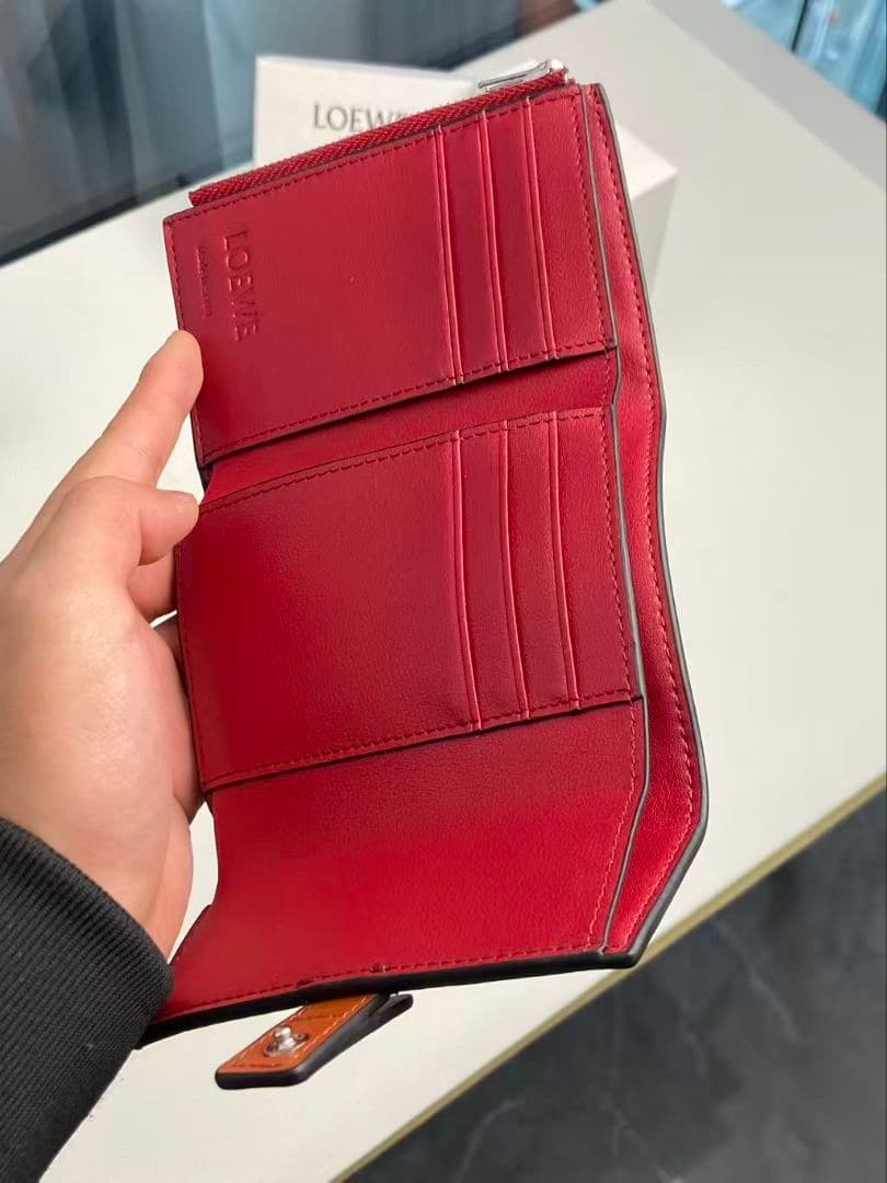 LOEWE ブラウンレザー 三つ折り財布