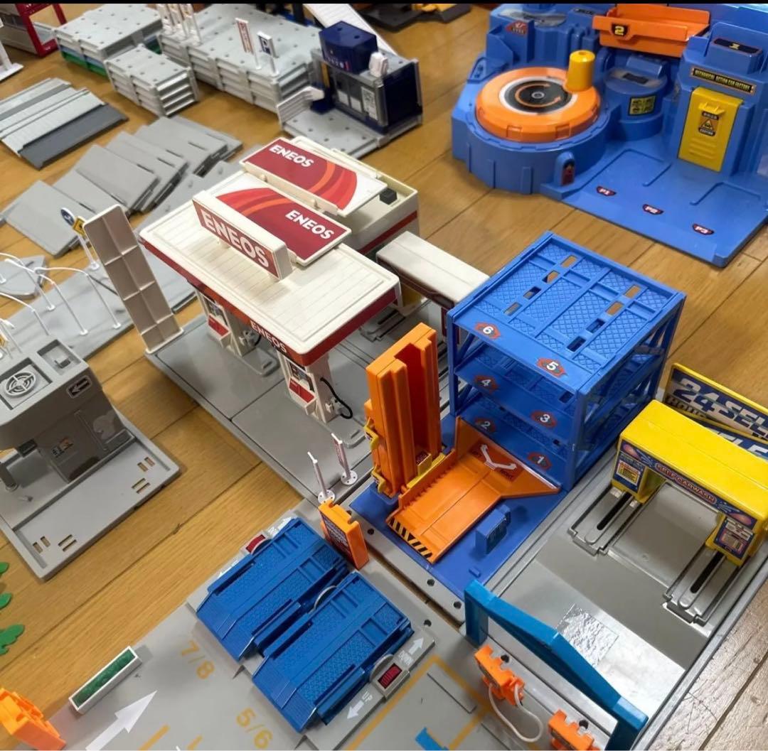 タカラトミー　トミカタウン　トミカワールド　工場　エネオス　駐車場　洗車場　交番
