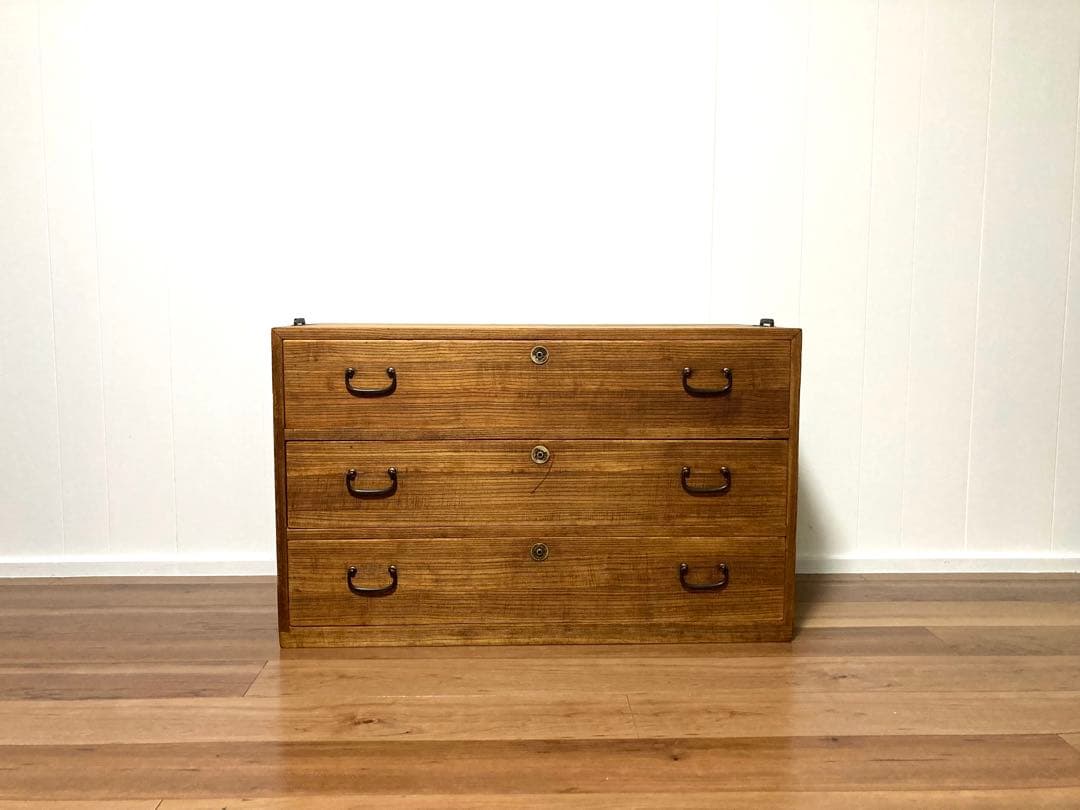 【メンテ済】アンティークの収納棚　サイドボード　ローボード　総桐　引出し3杯