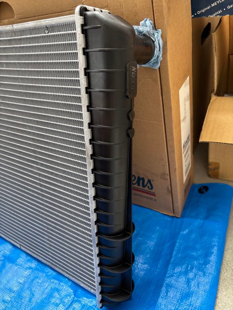 VOLVO ボルボ 240 ・ 740 ラジエター Nissens ニッセンズ製