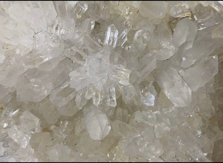 ヒマラヤンクォーツ　1.4kg 鉱物標本