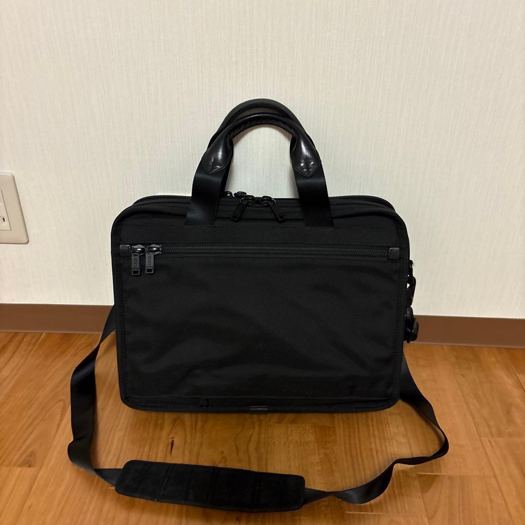 ブラックビジネスバッグ 多ポケット　26141DH