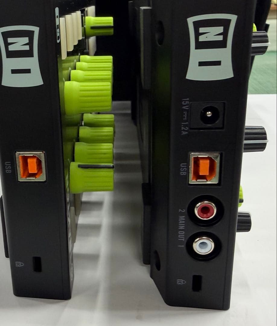 TRAKTOR X1 mk2とZ1 オマケはTRAKTOR PRO4とケース