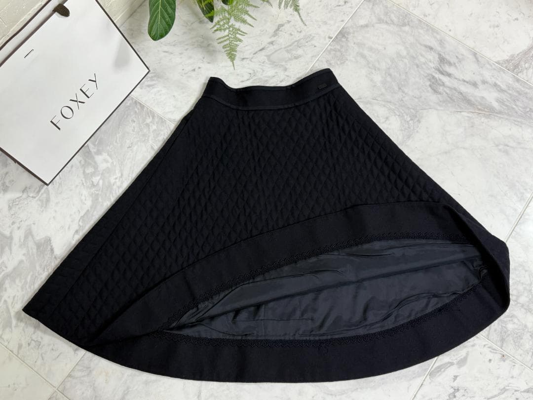 極美品★FOXEY/フォクシーフレアマトラッセ 40 ウール Aライン 別冊掲載