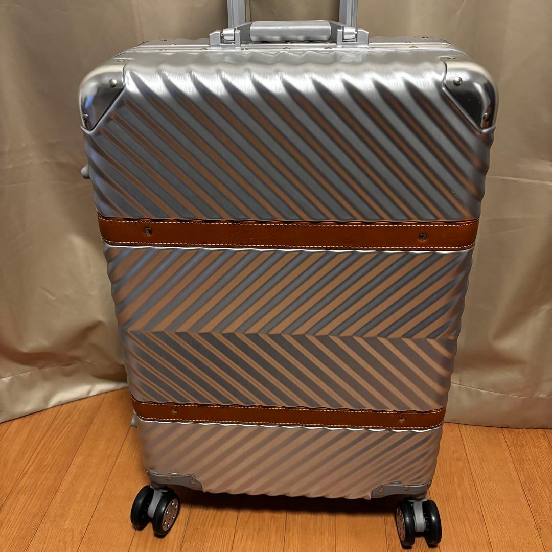 【美品】60L ABS＋PC 素材 ハードキャリー TSAロック ストッパー付き