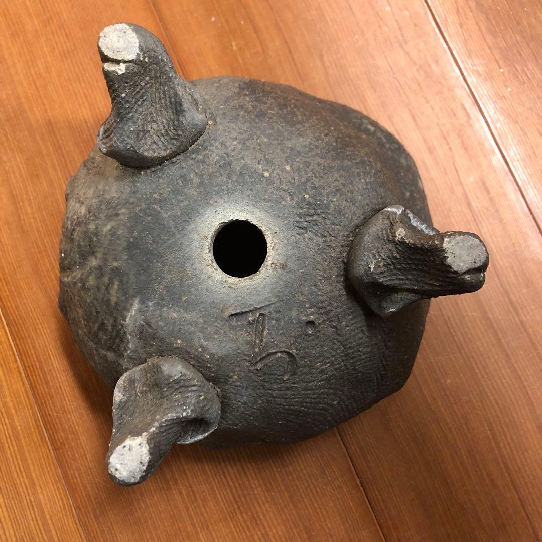 盆栽鉢 芸術的黒色陶器3本足 日本伝統工芸