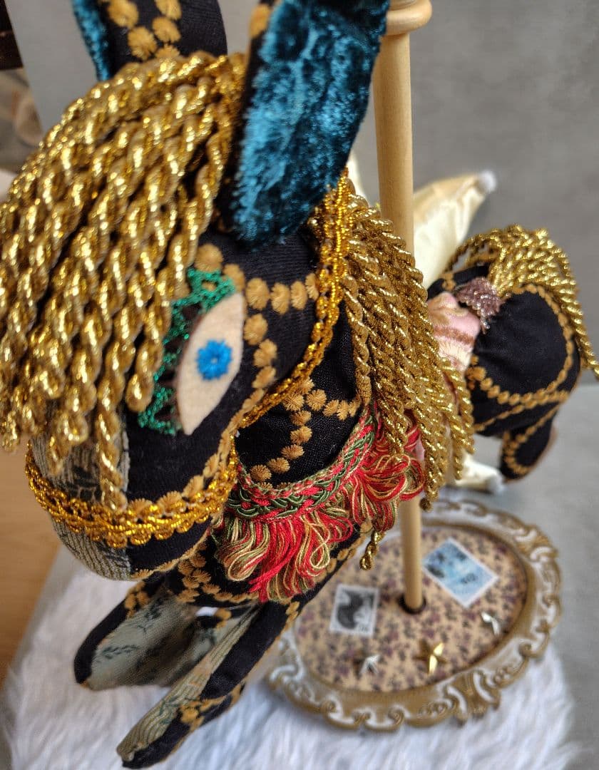 【カルーセルシリーズ】黒毛の木馬ぬいぐるみ