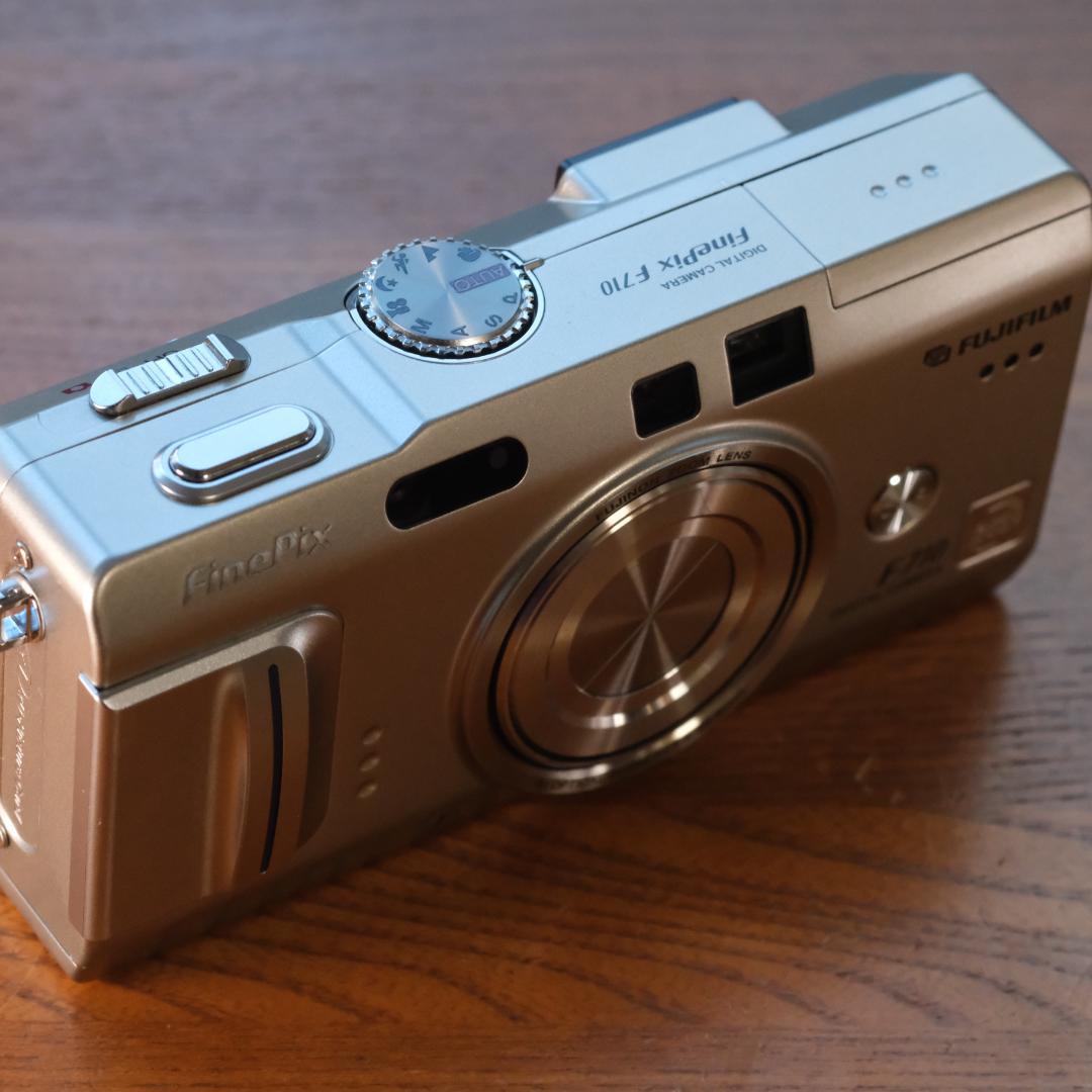 つ*さ様 FUJIFILM　Finepix　F710　極美　保管品　カードも！