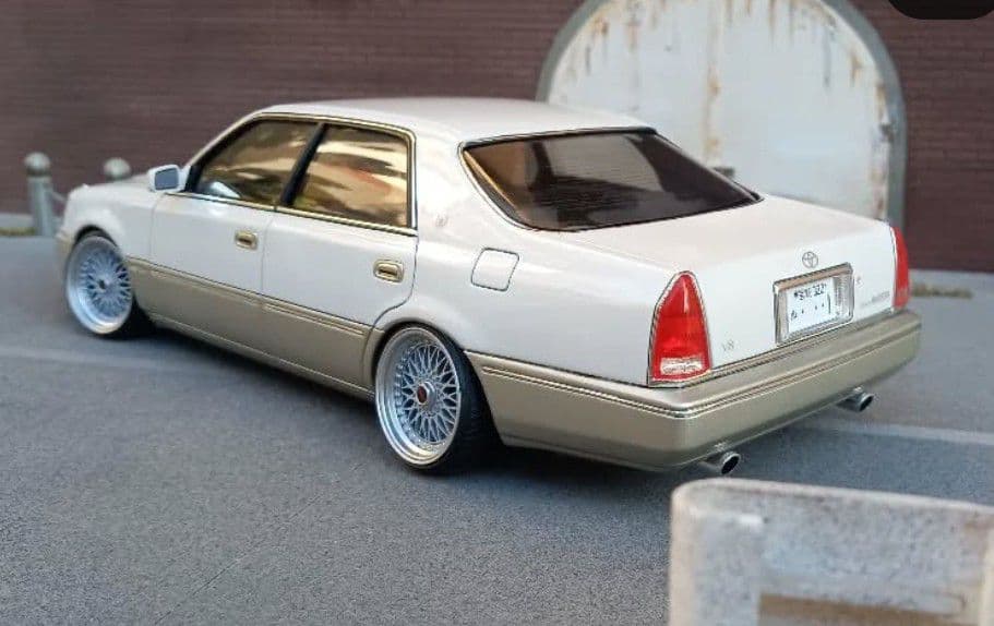 アオシマ マジェスタ 1/24 完成品