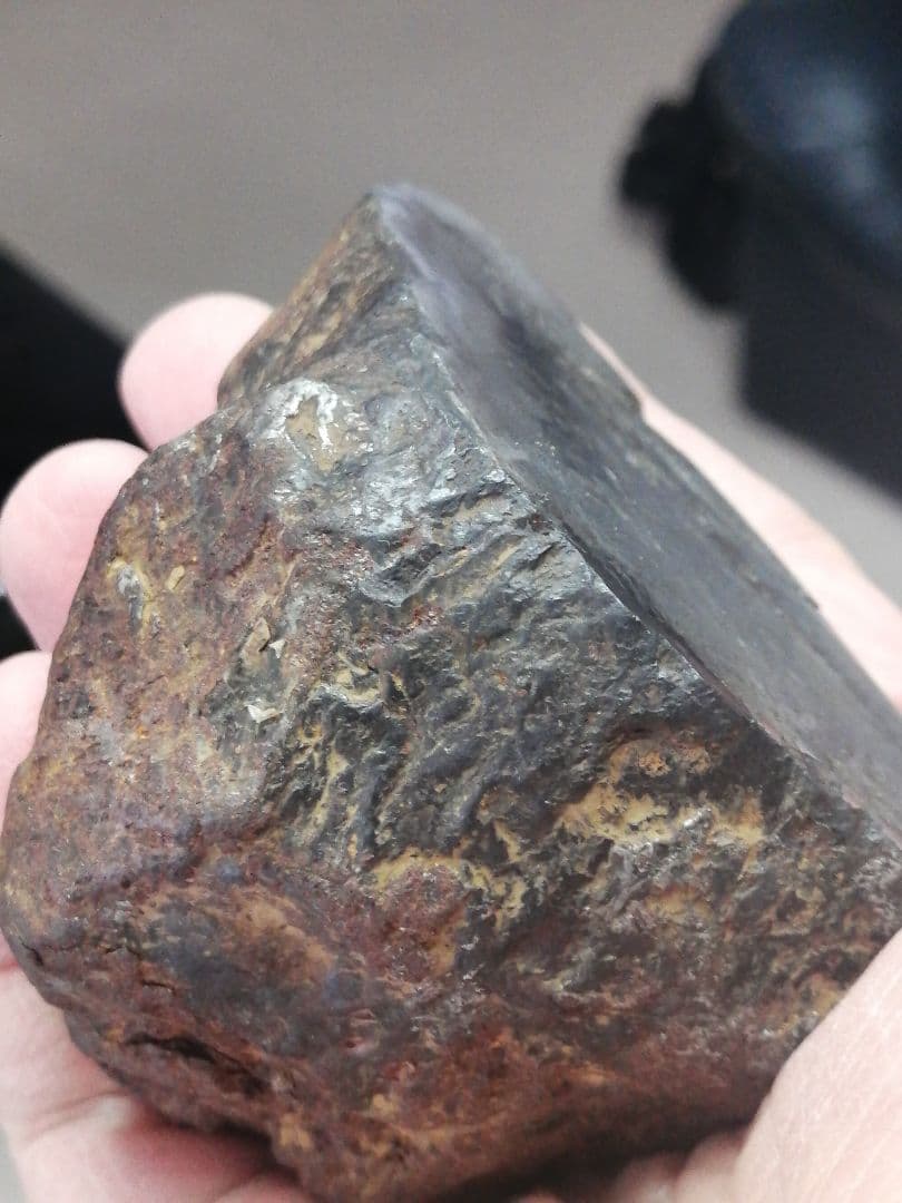 ★『超隕石』隕石原石　 969g　 隕石内部 表面は『鏡面仕上げ』になっています