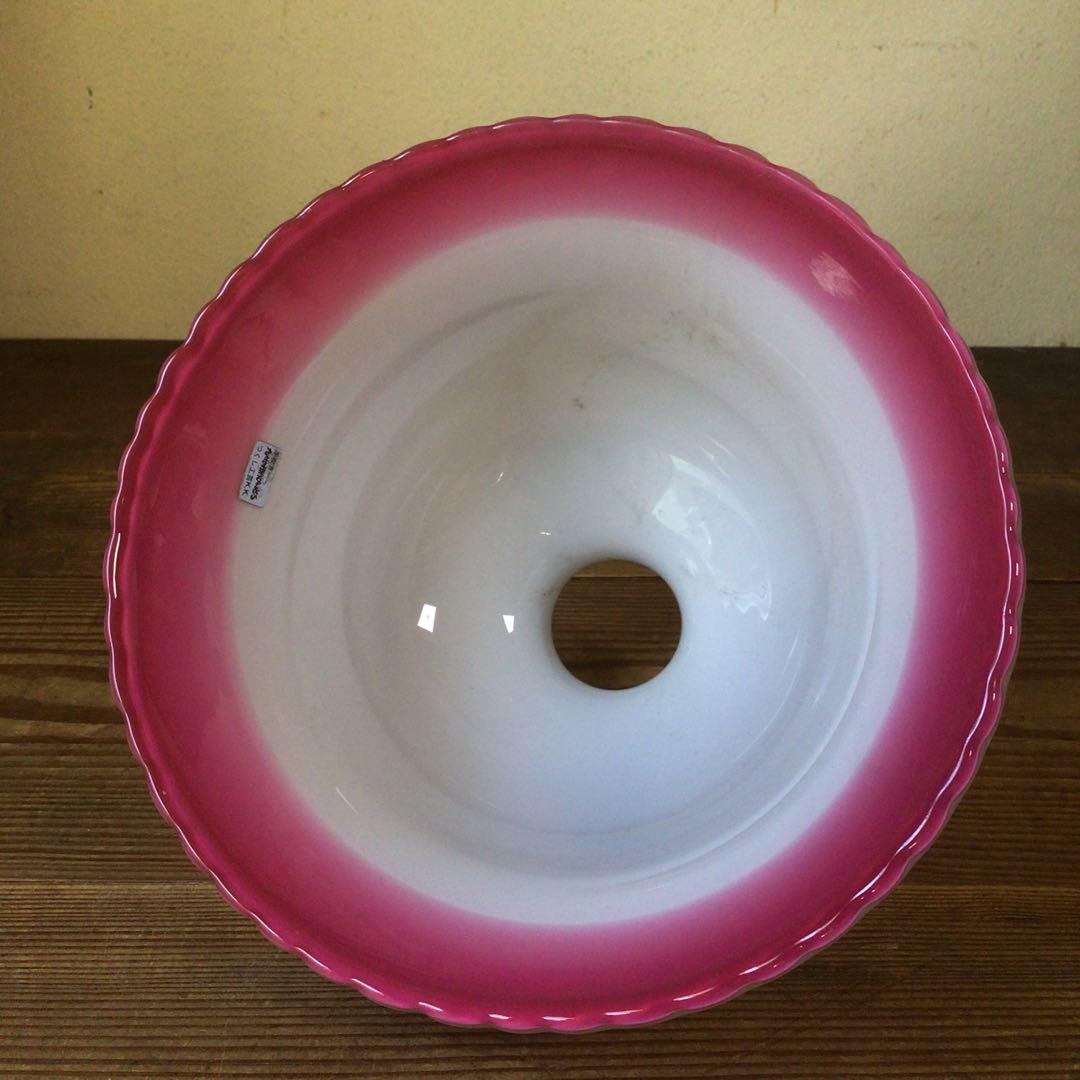 No4174 手吹き　九州明治びいどろ　乳白赤縁ガラス　ランプシェード　送料無料