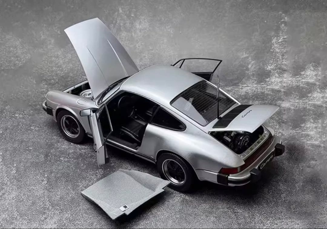 ポルシェ 911 ターボ 1/12 スケールCarrera モデル