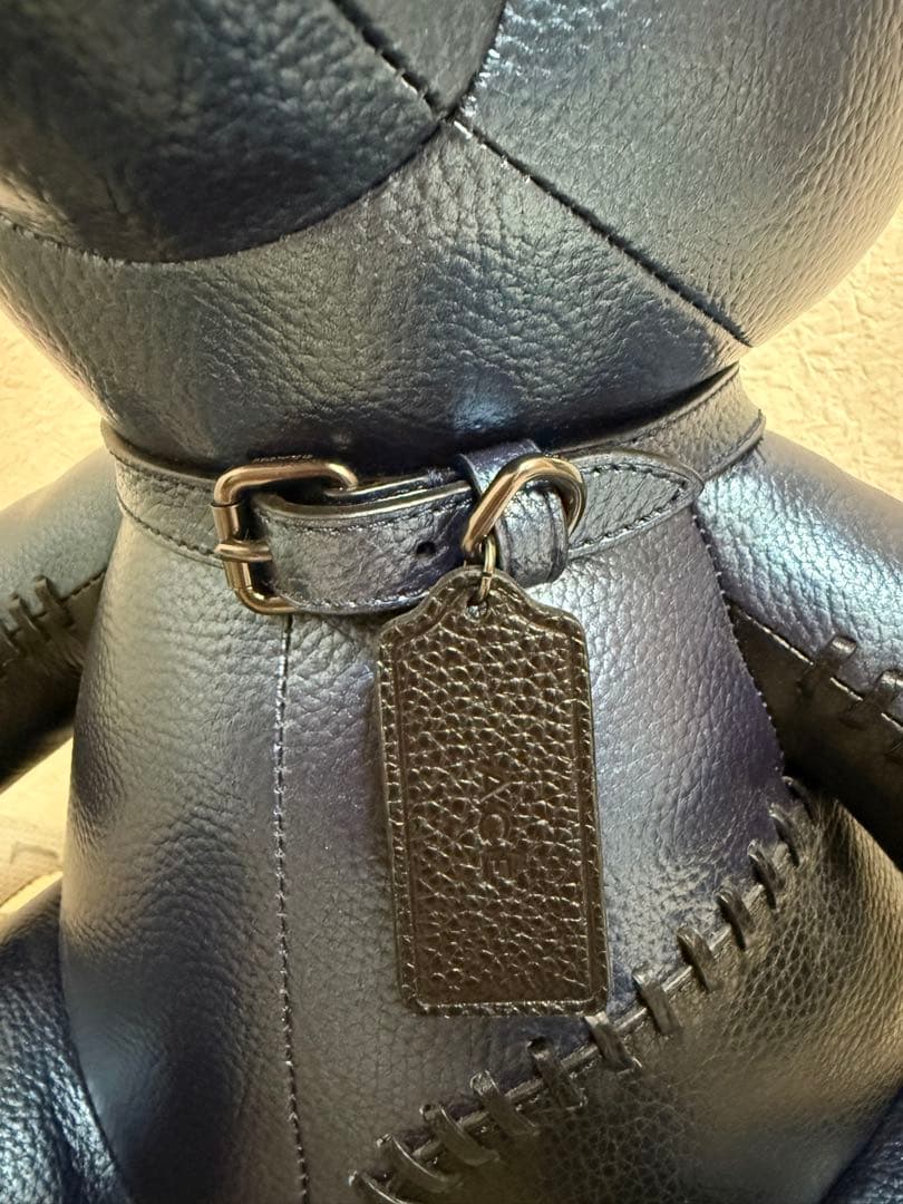 【たーくん】COACH ぬいぐるみ メタリックレザー ベアドール ACE