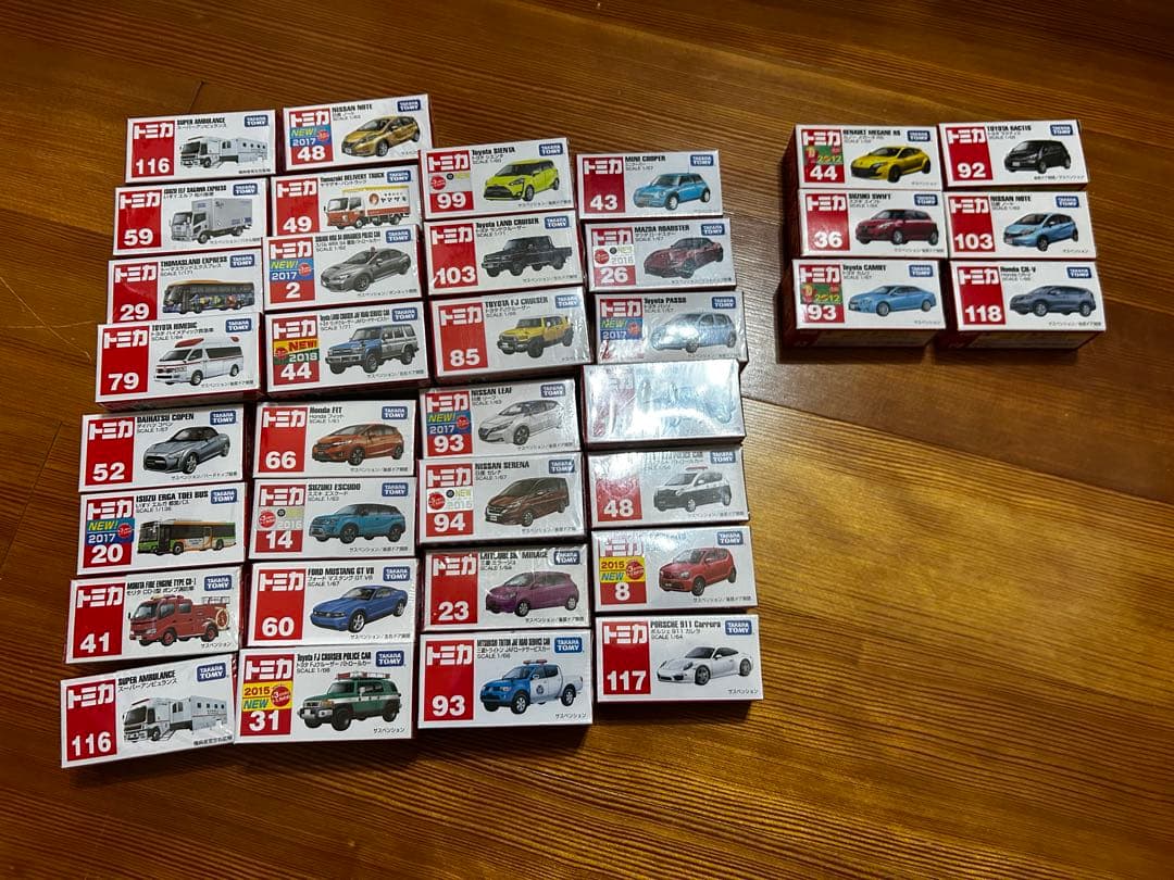 タカラトミー トミカ まとめ売り シュリンク付き　36個