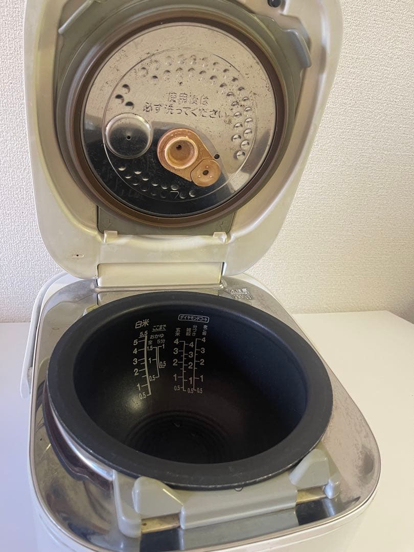 TOSHIBA 炊飯器　5.5合　2017年製