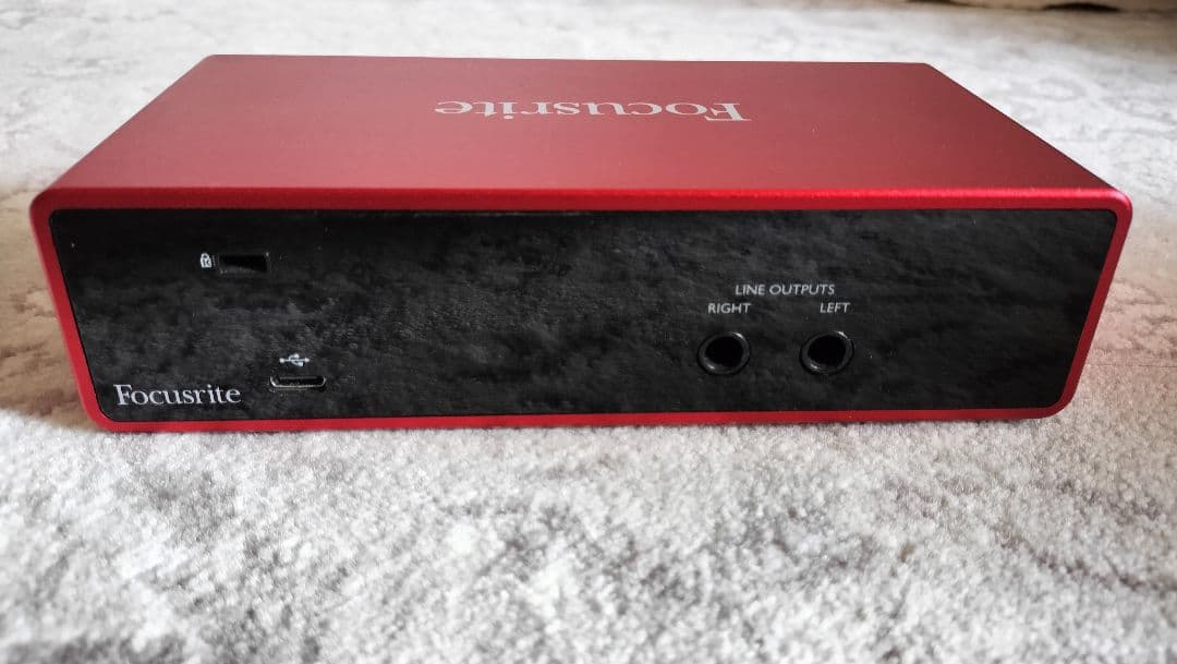 Focusrite Scarlett 2i2 Gen3オーディオインターフェイス