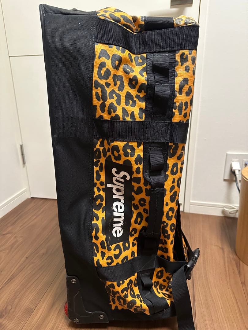【Supreme × THE NORTH FACE】ヒョウ柄キャリーケース