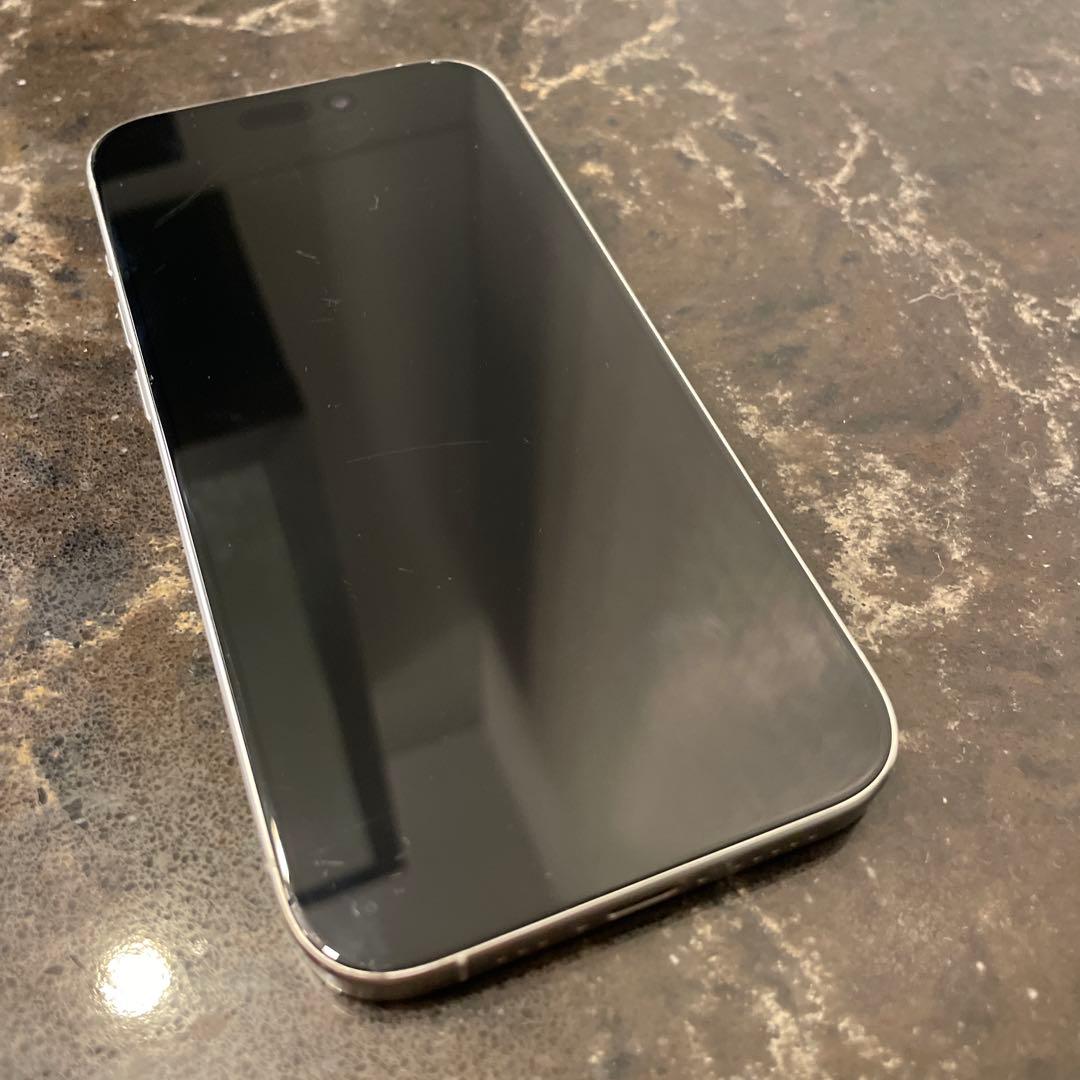 画面に多少傷有なので相場より安くしてます。iPhone 15 Pro 128