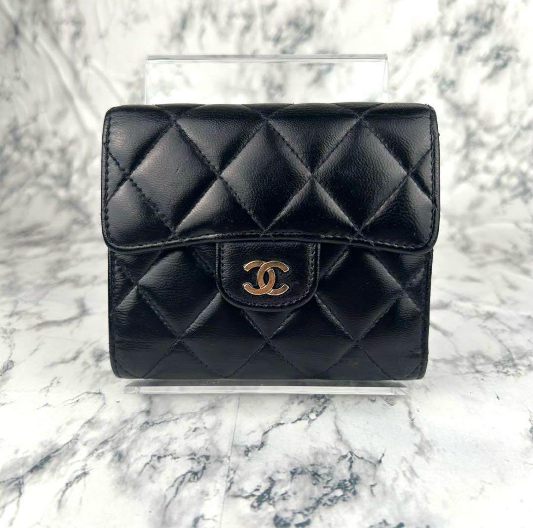 22 CHANEL マトラッセ　ミディアムサイズ　コンパクト　折り財布