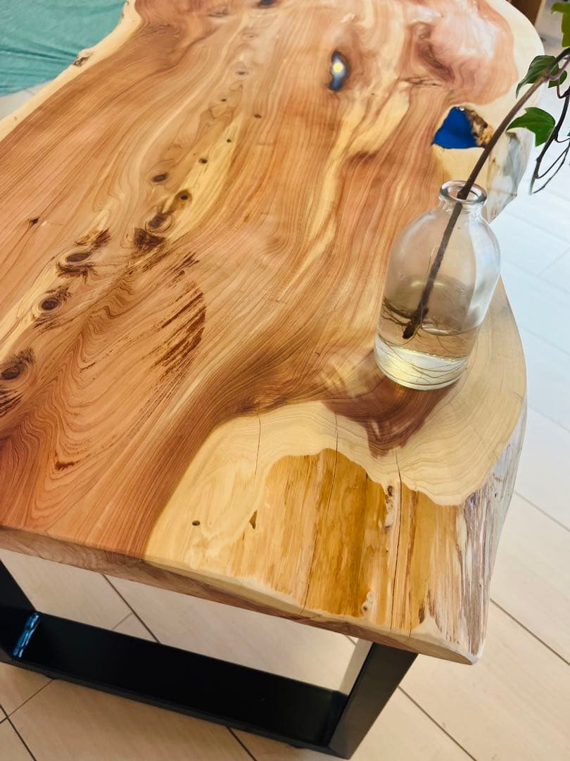 ローテーブル レジンテーブル　一枚板テーブル　貝塚伊吹