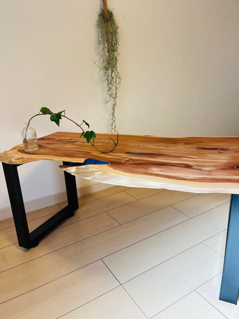 ローテーブル レジンテーブル　一枚板テーブル　貝塚伊吹