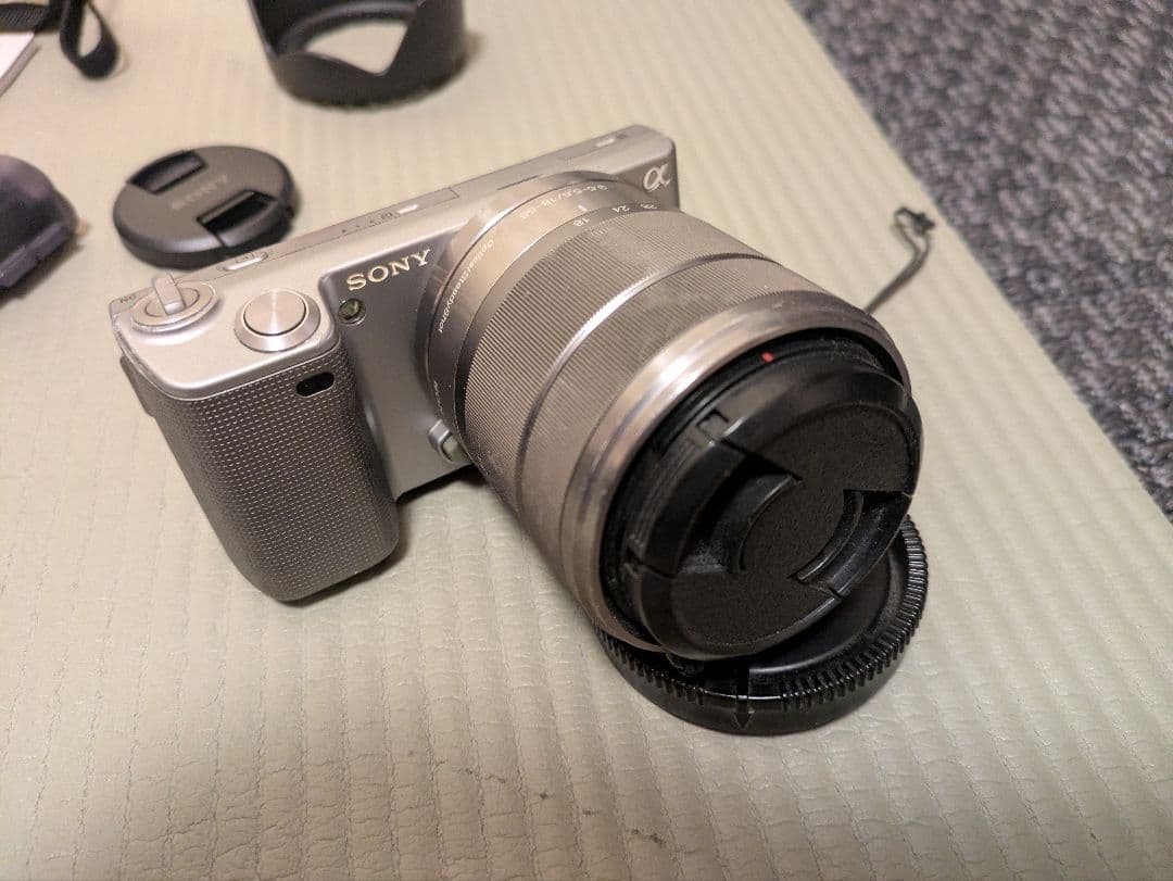 SONY NEX-5 標準ズーム(18-55mm)　バッテリー二つ付属