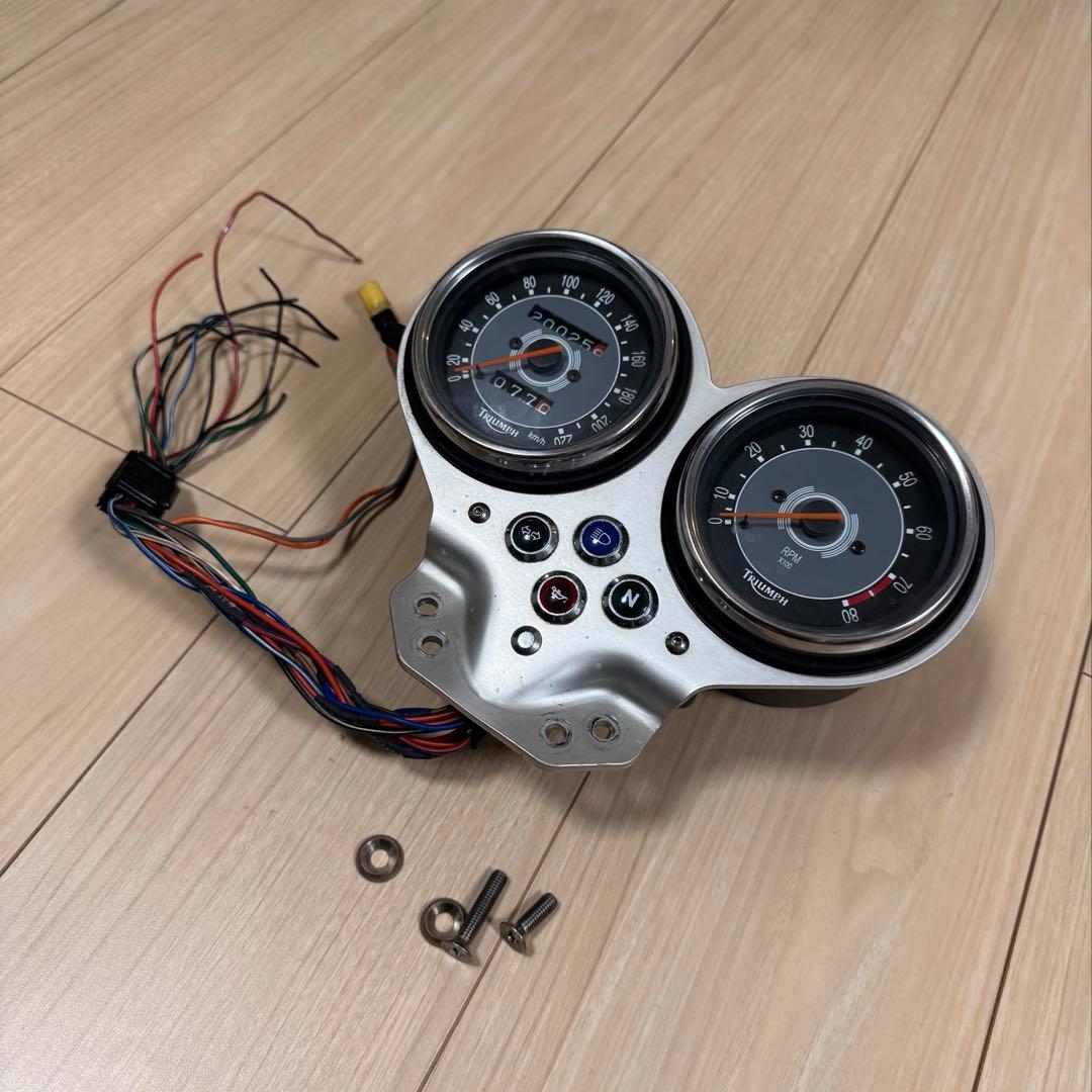 ボンネビルt100 スピードメーター