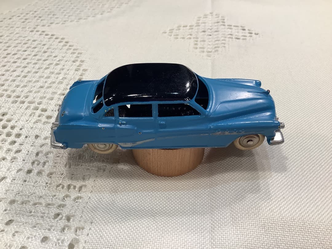 お値下げ！　仏製DINKY TOYS BUICK ROADMASTER ミニカー