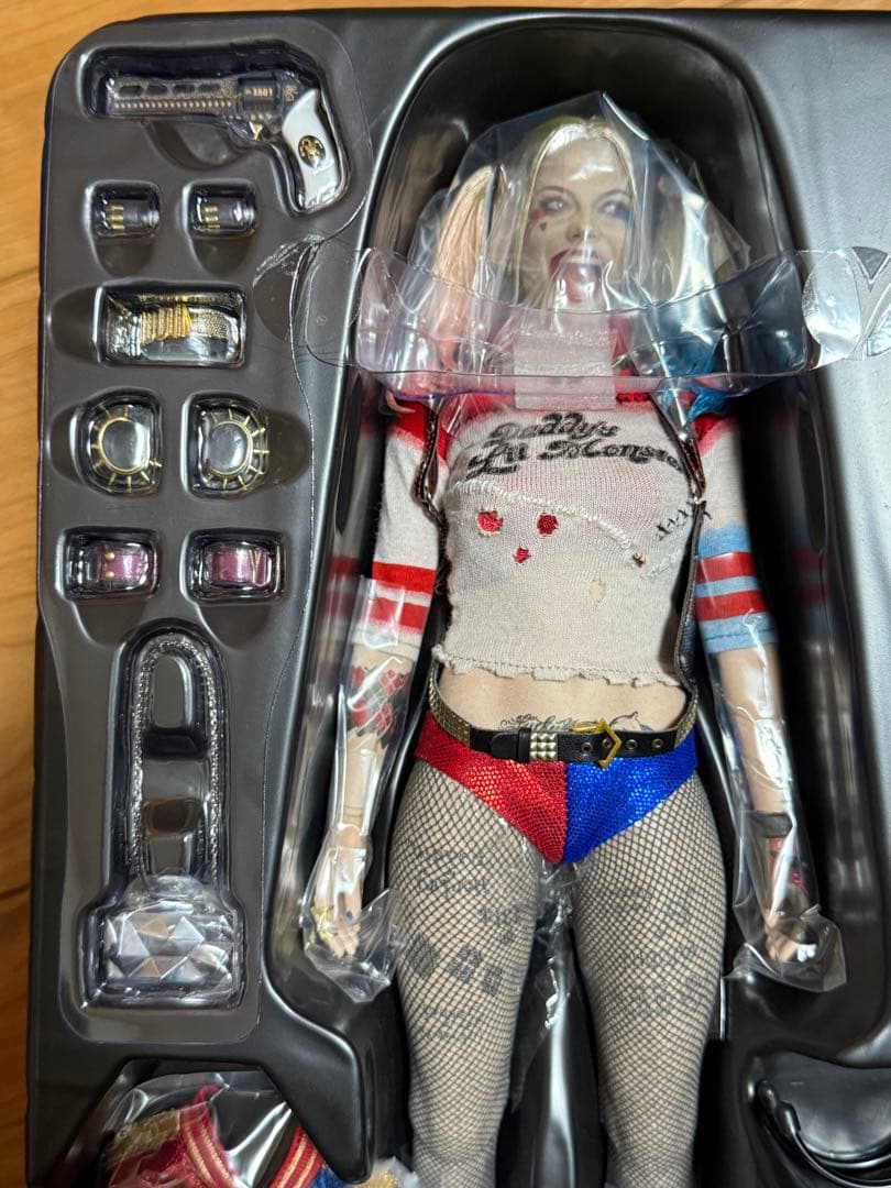 ホットトイズ スーサイド・スクワッド ハーレイクイン 新品