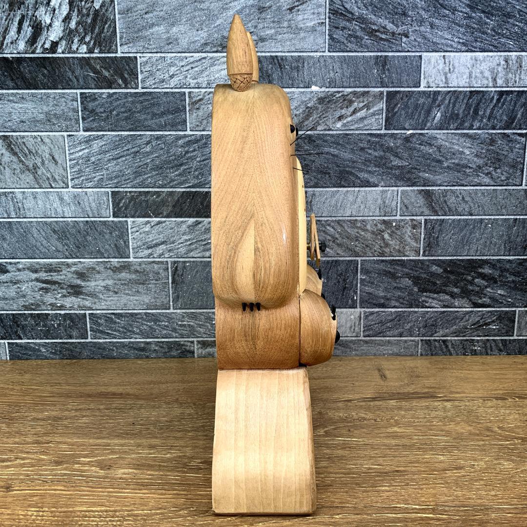 激レア　スタジオジブリ正規品　木製　となりのトトロ　振り子時計　木に座るトトロ