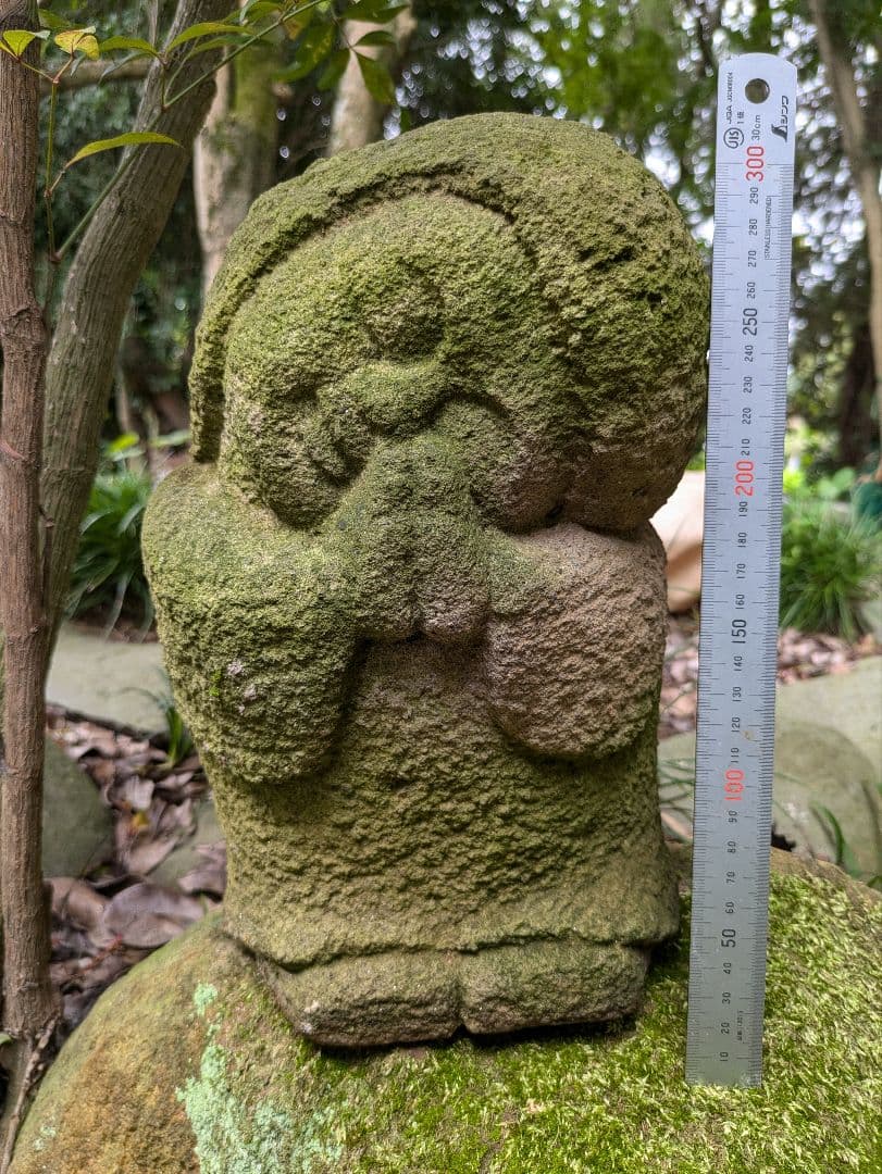 少女、お願い、石彫、倉田辰彦作