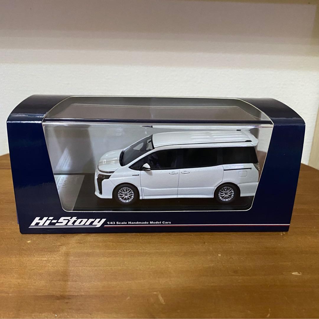 TOYOTA VOXY トヨタ ヴォクシー ミニカー 80系 ホワイト