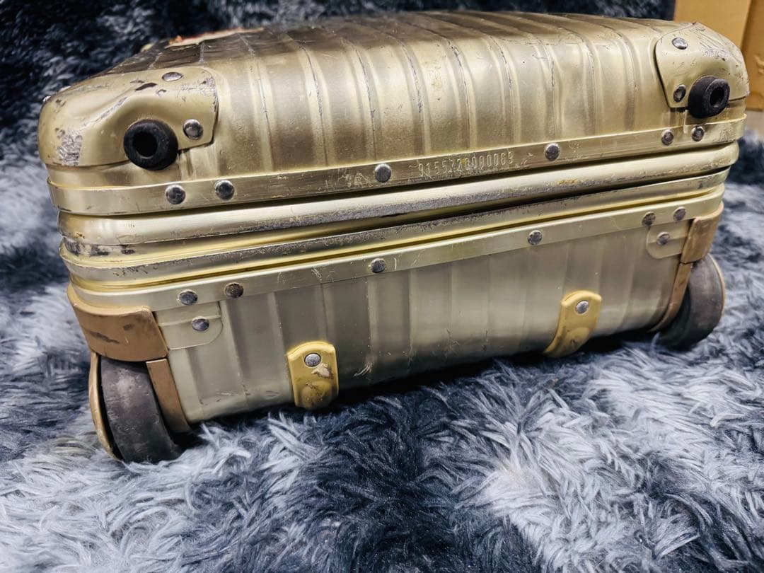 RIMOWA リモワ 915.52 2輪 キャリーバッグ 35L ゴールド
