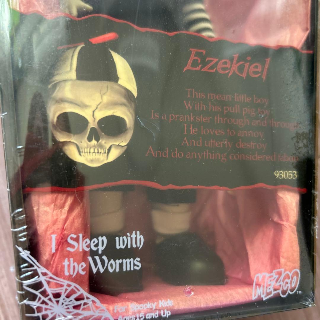 未開封品　リビングデッドドールズ　２体セット　ジェノサイド　エゼキエル