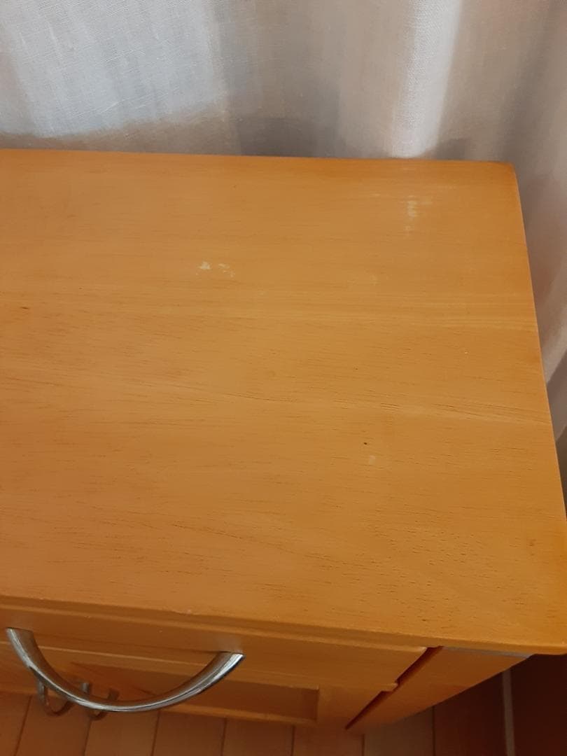 キャビネット　収納棚