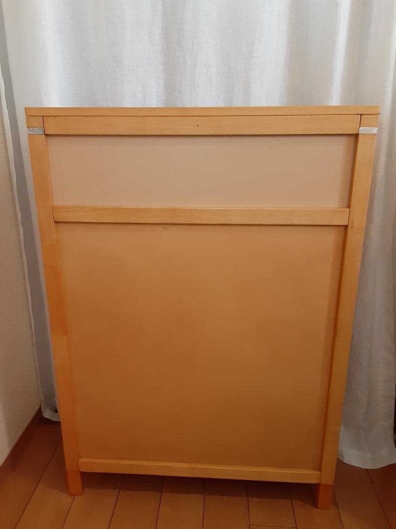 キャビネット　収納棚