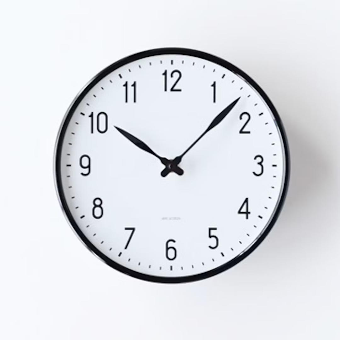 ■期間限定値下げ！■アルネ・ヤコブセン/STATION/壁掛け時計(21cm)
