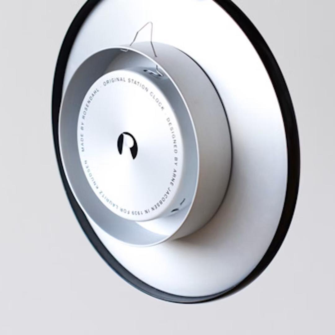 ■期間限定値下げ！■アルネ・ヤコブセン/STATION/壁掛け時計(21cm)