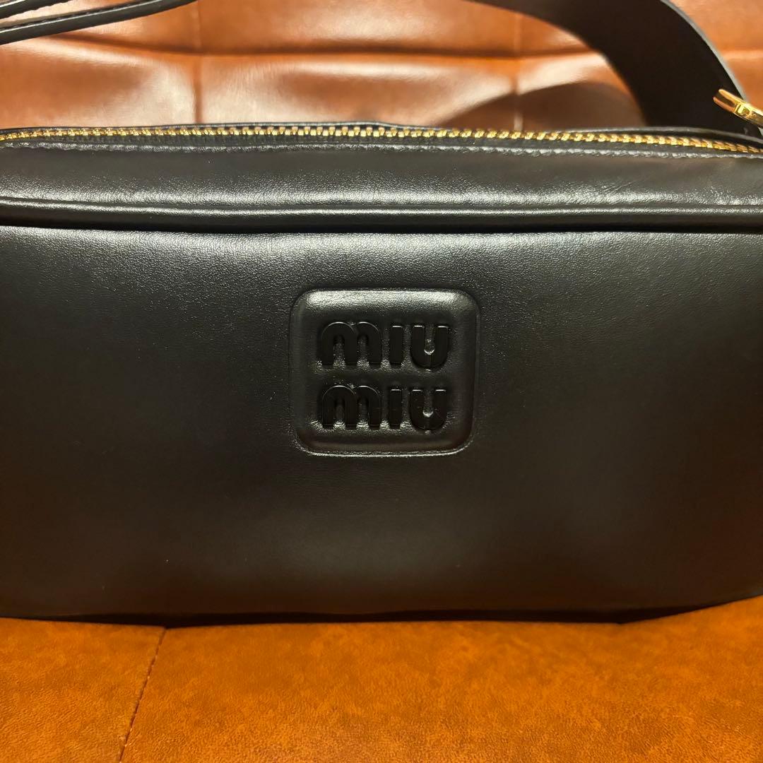 miumiu ミュウミュウ ロゴショルダーバッグ ブラック　付属品あり　希少