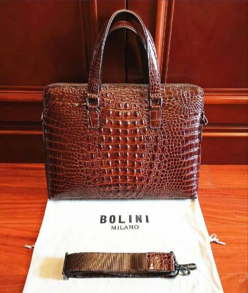 新品未使用/高級感■BOLINI■レザークロコダイル型押し/ビジネスバック