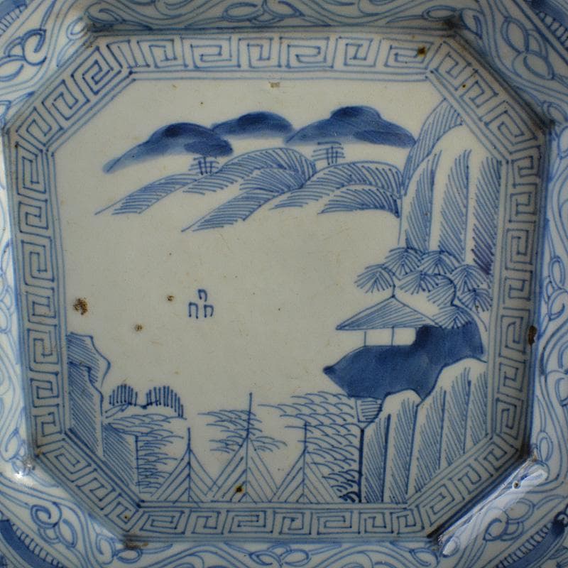 伊万里焼　古伊万里　染付皿山水文八角皿　C　R6374F