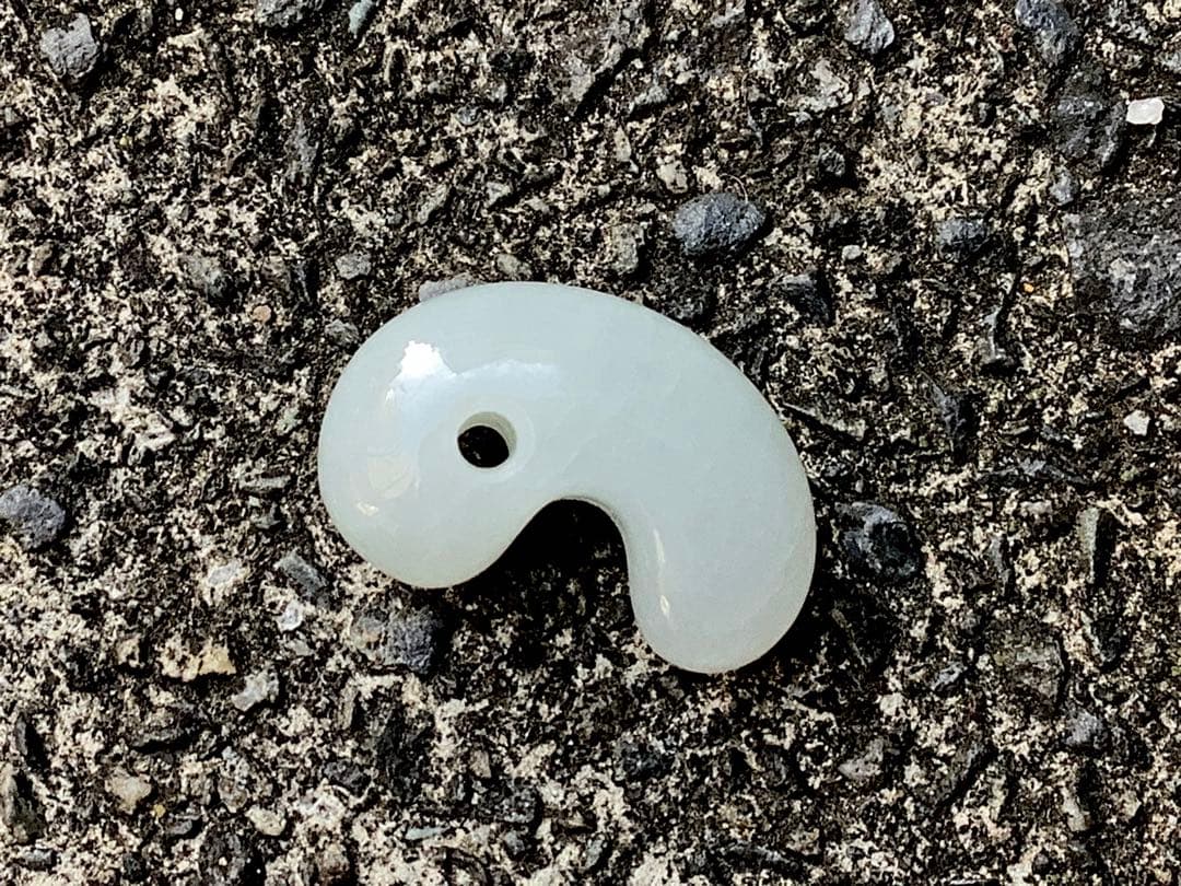 ✳神様からの授かり*糸魚川翡翠勾玉　氷*アイスジェイド外部鑑定鑑別書付　極上品質