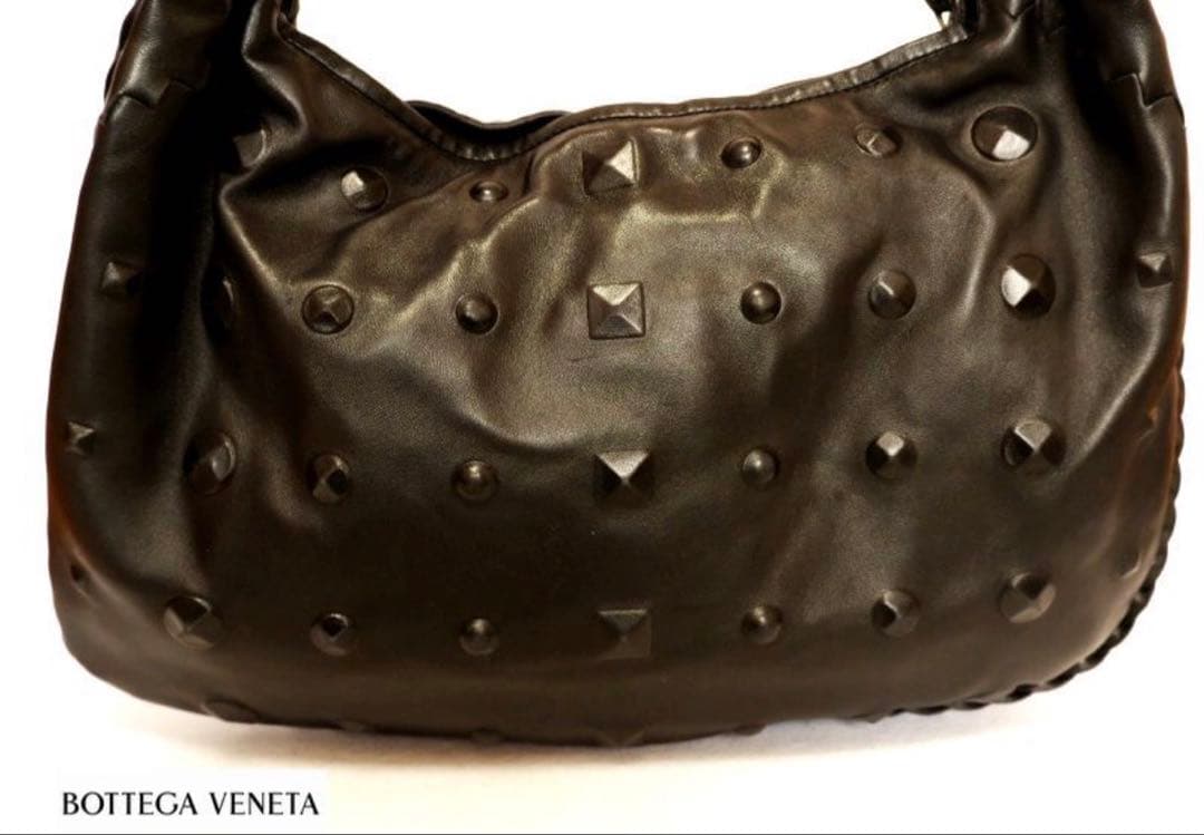 BOTTEGA VENETA ショルダーバッグ スタッズ 黒 カーフスキンレザー