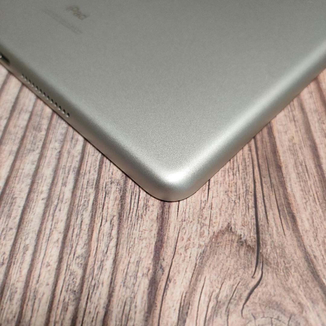 iPad 第7世代 32GB SIMフリー シルバー 美品