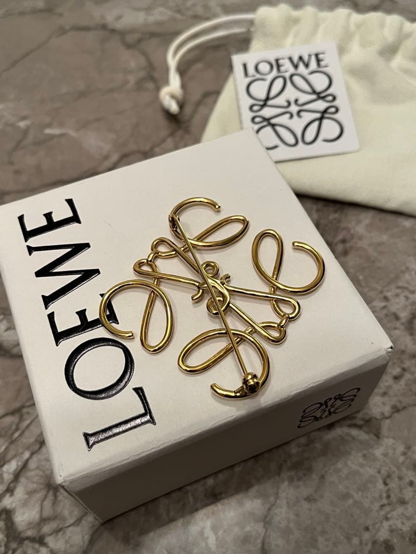 【正規タグ付】LOEWE ゴールド ブローチ