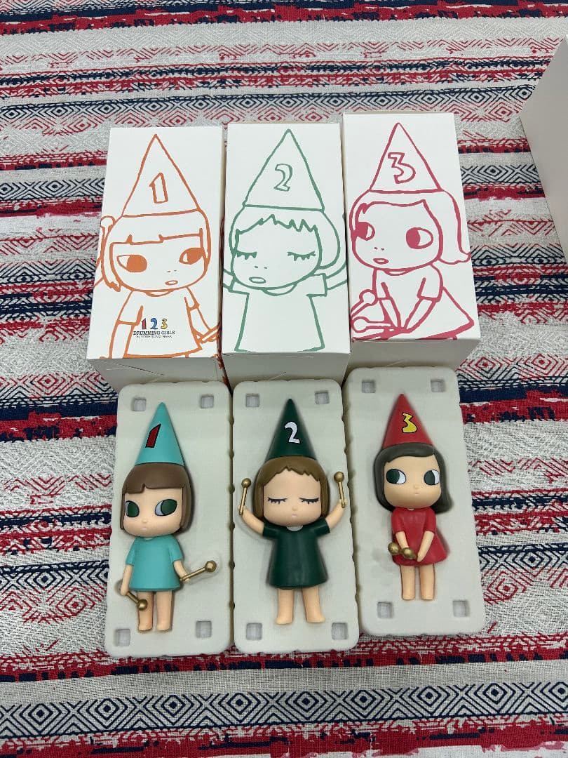 奈良美智 ★ ドラミング・ガール 123 Drumming Girls★